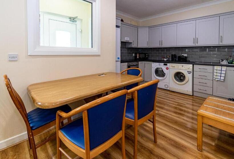 شقة 3 غرف, Aisling Guest House