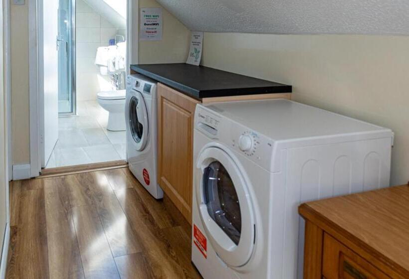 شقة غرفتين, Aisling Guest House