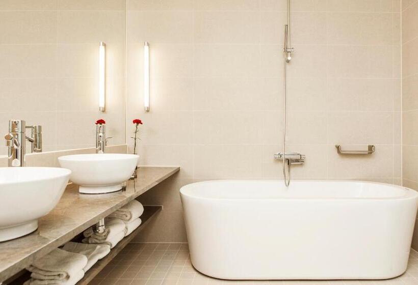 جناح سوبيريور, Elite Hotel Ideon, Lund