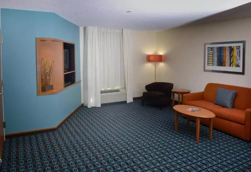 キングサイドベッドのスタンダードワンルーム, Fairfield Inn & Suites Effingham