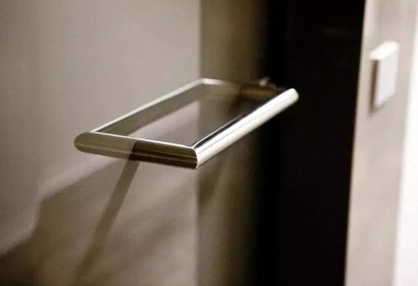 Standard Kolmen Hengen Huone, Albergo Dei Laghi