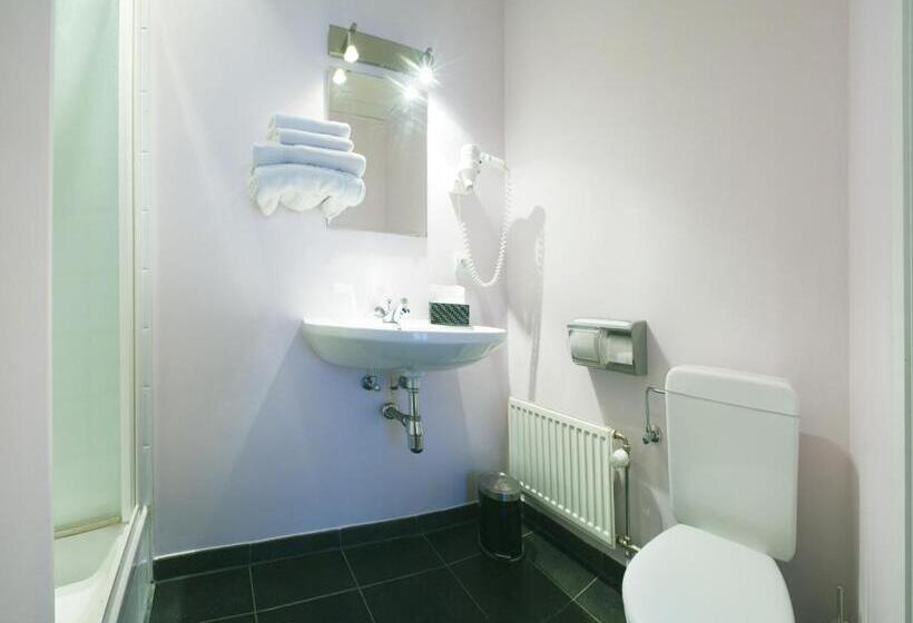 غرفة إقتصادية ثلاثية, Alpha