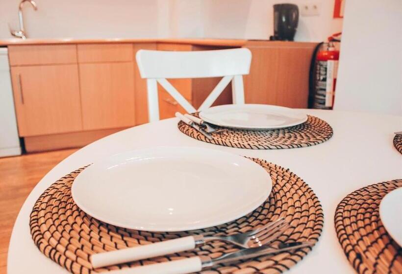 شقة غرفة واحدة, Alpha