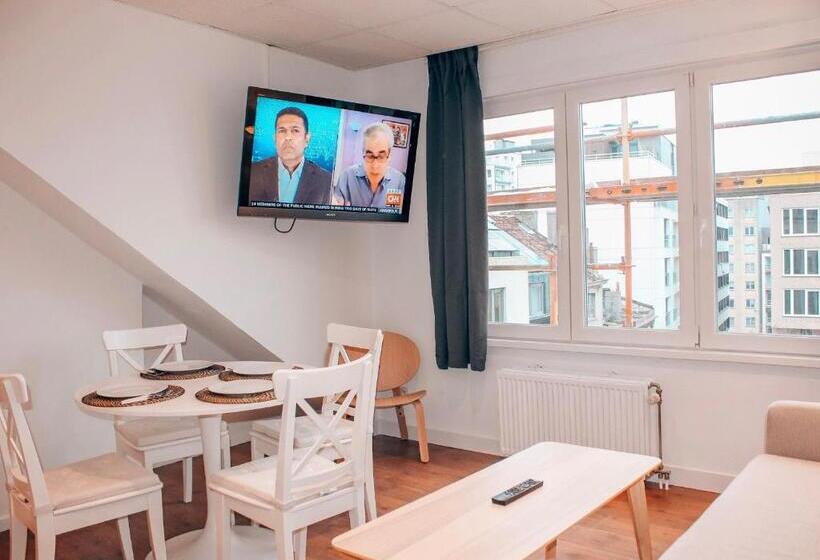 شقة غرفة واحدة, Alpha