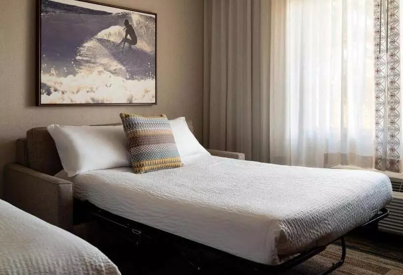 キングサイズベッドのスタンダードルーム, Courtyard By Marriott Santa Barbara Goleta