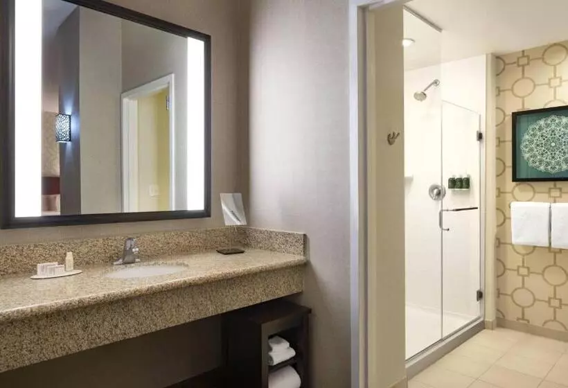 キングサイズベッドのジュニアスイート, Courtyard By Marriott Santa Barbara Goleta