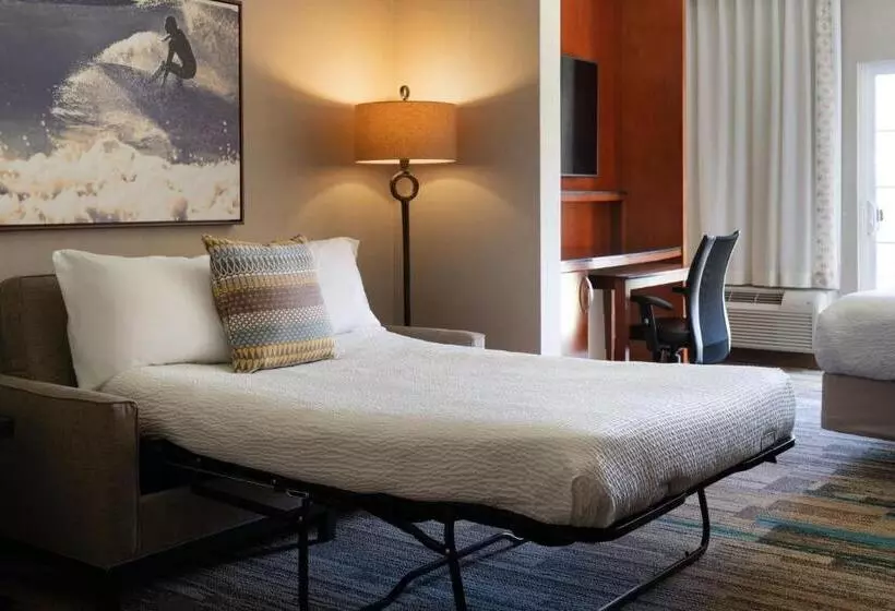 キングサイズベッドのジュニアスイート, Courtyard By Marriott Santa Barbara Goleta