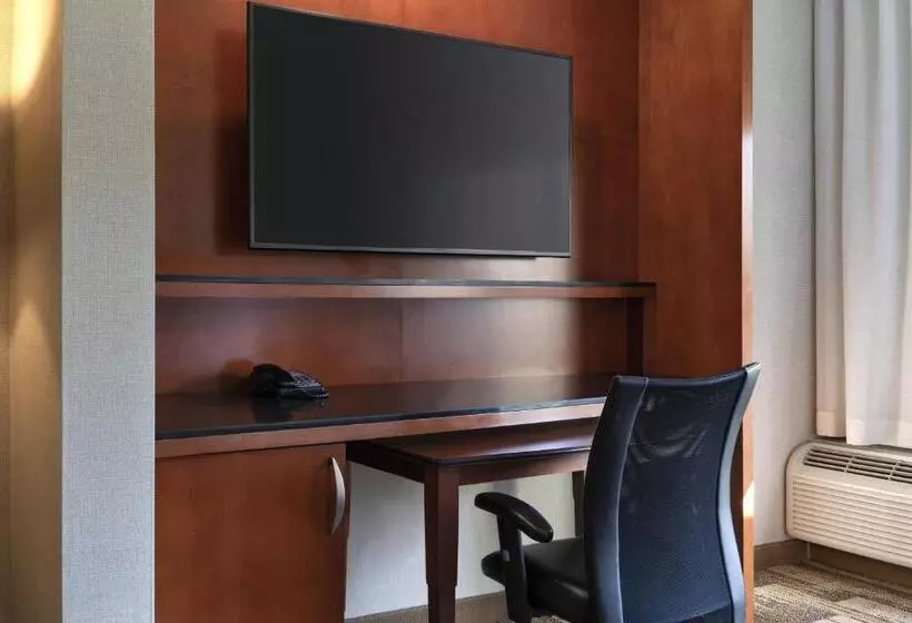 キングサイズベッドのジュニアスイート, Courtyard By Marriott Santa Barbara Goleta