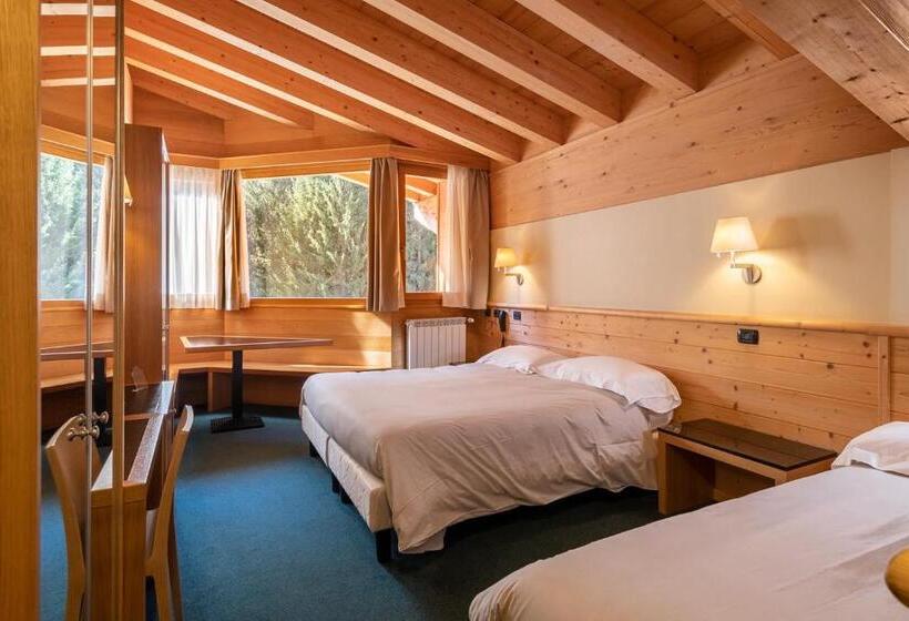 חדר סטנדרט לארבעה, Garni Pegra