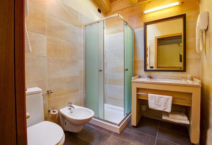 חדר סופריור לשלושה, Garni Pegra