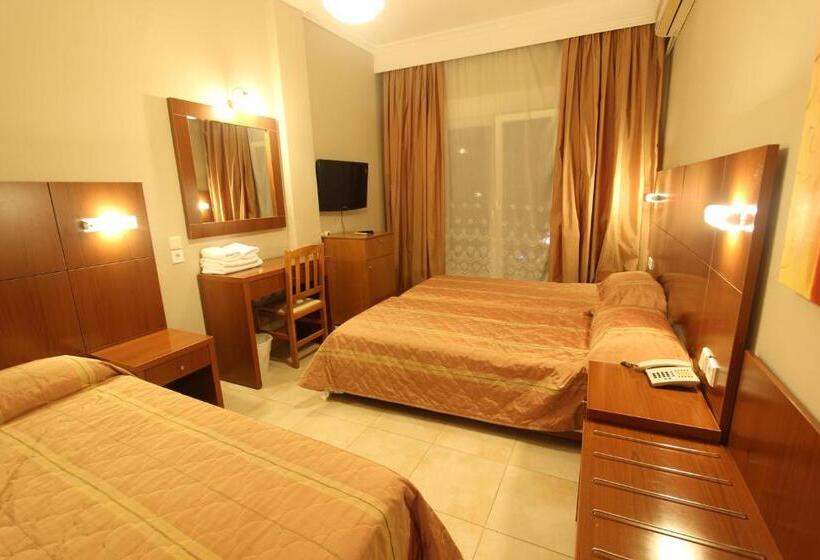 חדר סטנדרט לשלושה, Mallas