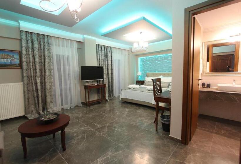 סוויטת ג'וניור עם מרפסת, Mallas