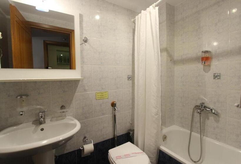 חדר סטנדרט יחיד, Mallas