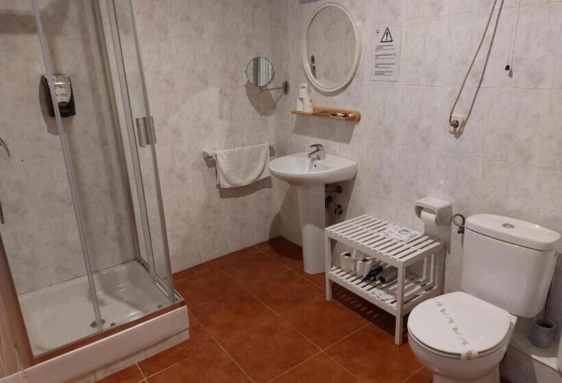 Economy Quadruple Room, Mirtil