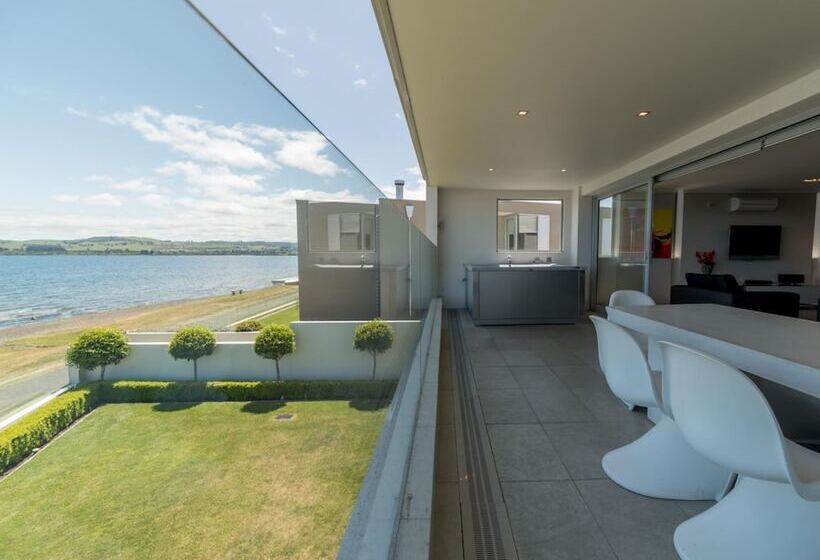 Апартаменты 4 Спальни, Sacred Waters Taupo