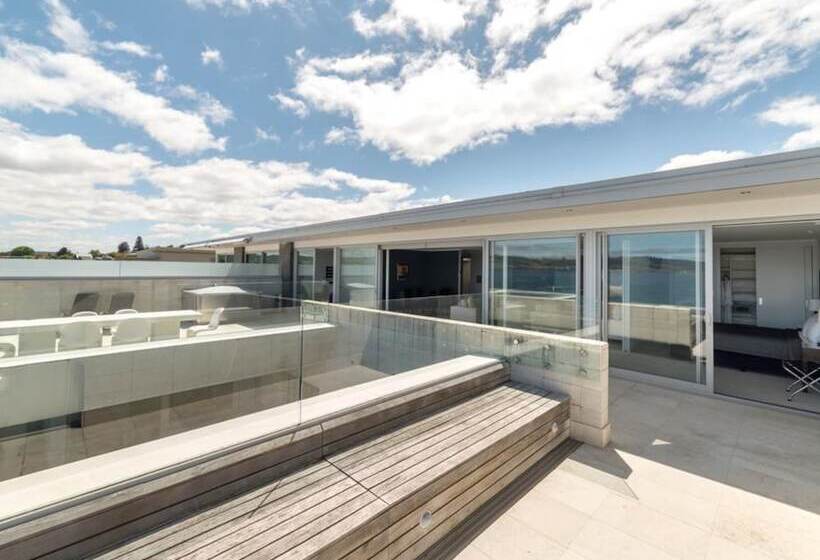 ペントハウス２ベッドルームアパート, Sacred Waters Taupo