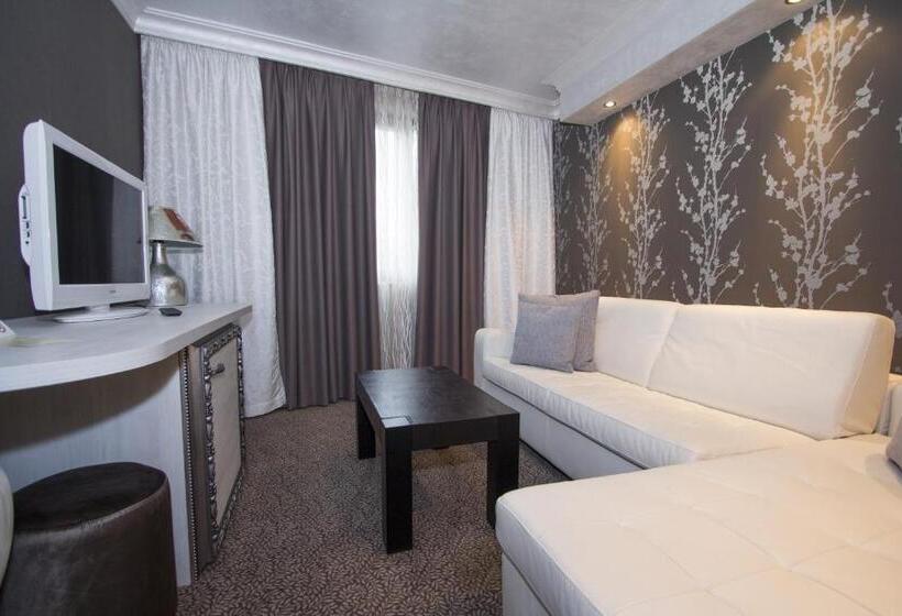 سوییت لوکس, Talija