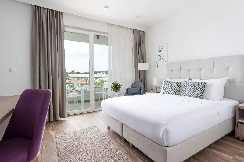 2 Bedroom Premium Suite