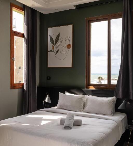 标准工作室带阳台, Residence Suites