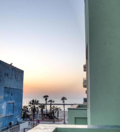 标准工作室带阳台, Residence Suites