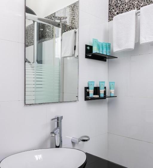 标准工作室带阳台, Residence Suites