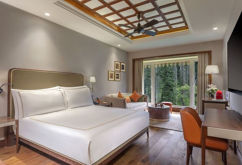Номер Премиум, The Khyber Himalayan Resort & Spa