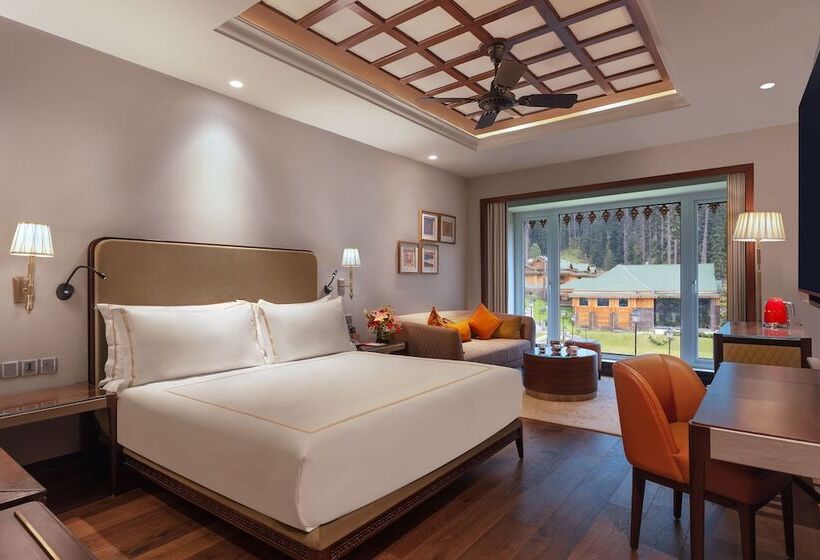 Номер Премиум, The Khyber Himalayan Resort & Spa