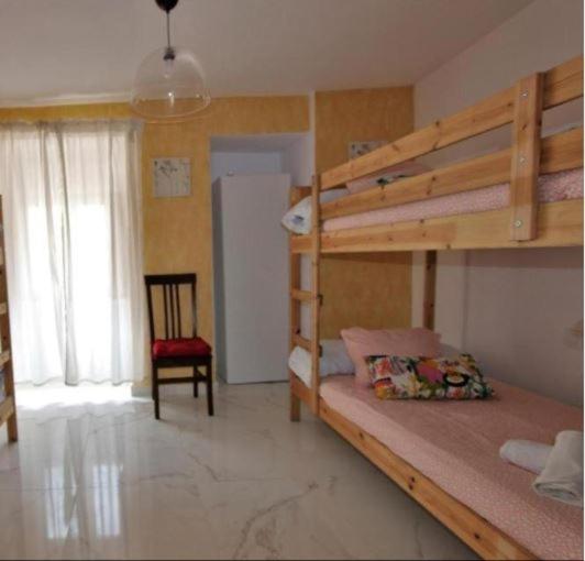 חדר סטנדרטי לארבעה עם חדר אמבטיה משותף, Casa Rural Mañanas Felices