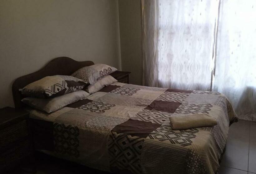 이코노미 룸, Lux Contractors Accommodation