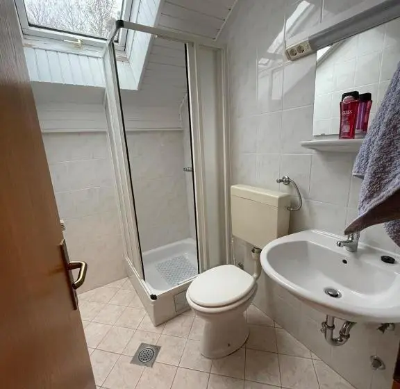 اتاق استاندارد یک نفره, Kegljišče Visole Apartmaji In Sobe