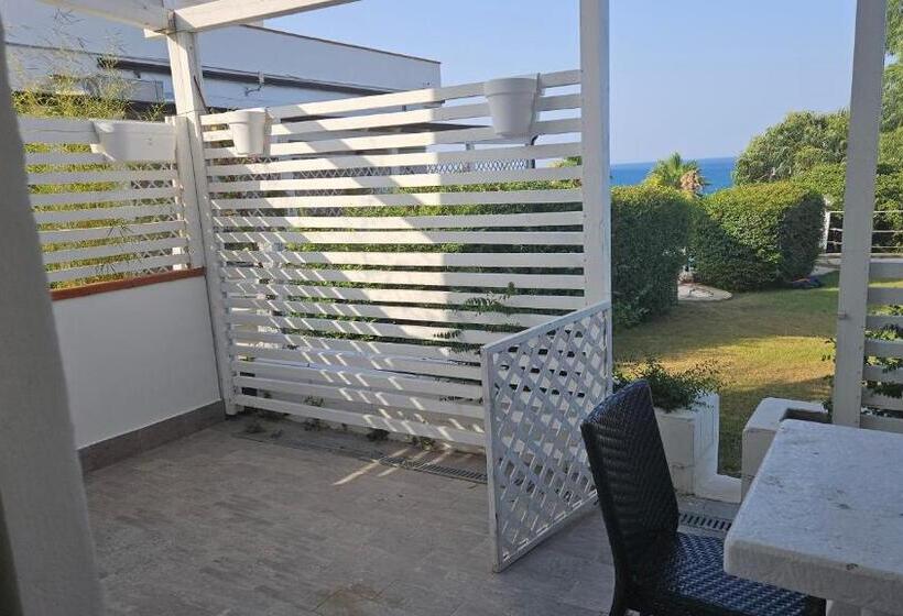 آپارتمان 1 خوابه با تراس, Pescasubacquea