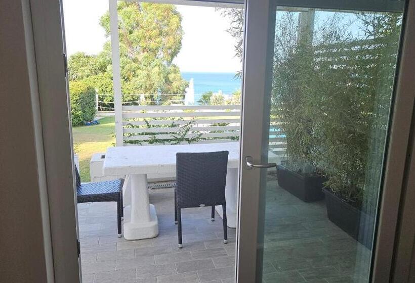 آپارتمان 1 خوابه با تراس, Pescasubacquea