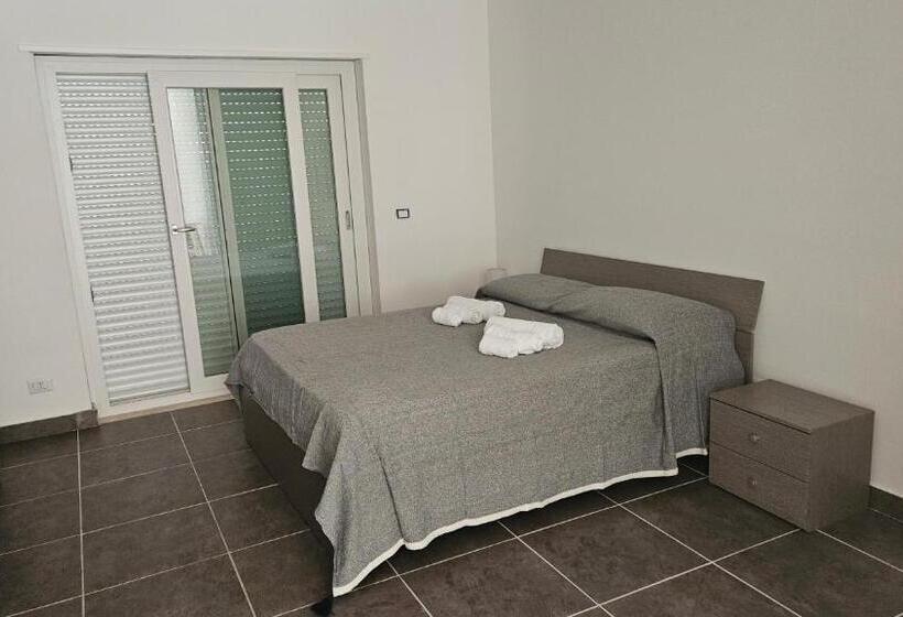 آپارتمان 1 خوابه با تراس, Pescasubacquea