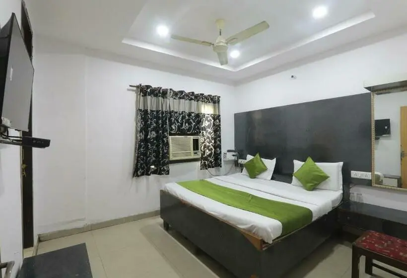 Chambre Deluxe, Dayal