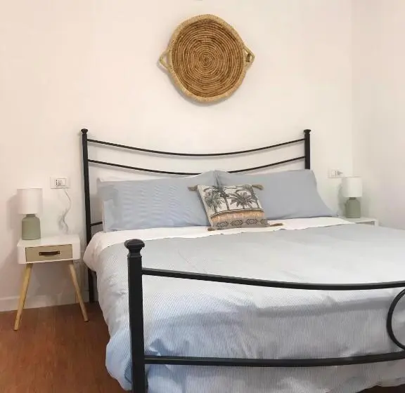 اتاق اکونومی, B&b La Bohème Porto Garibaldi