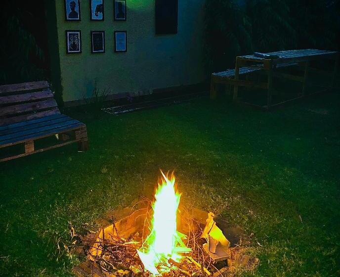 이코노미 룸, Safariadventures House