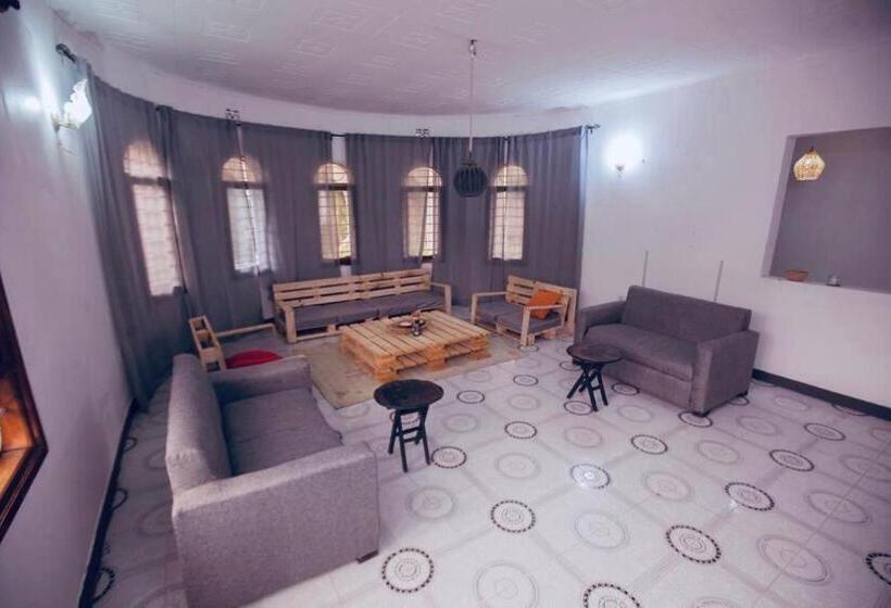 اتاق اکونومی, Safariadventures House