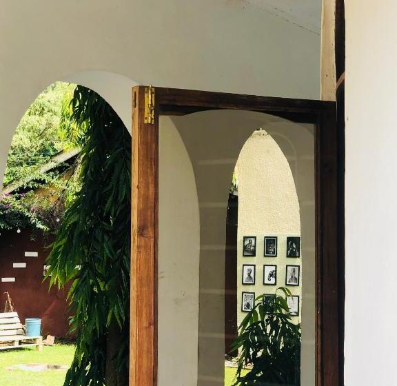 اتاق اکونومی, Safariadventures House