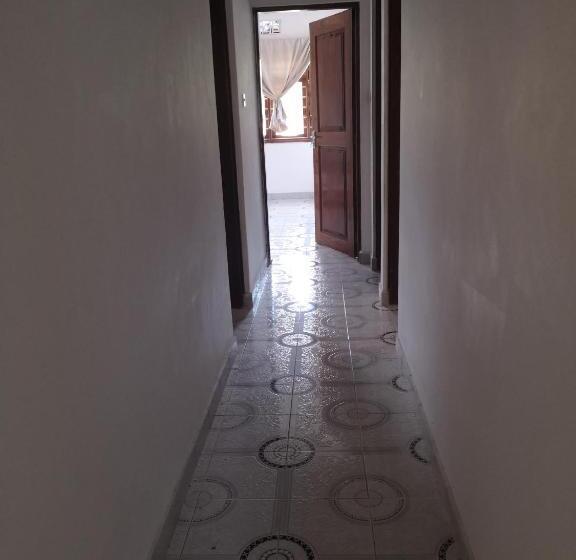 اتاق لوکس, Safariadventures House