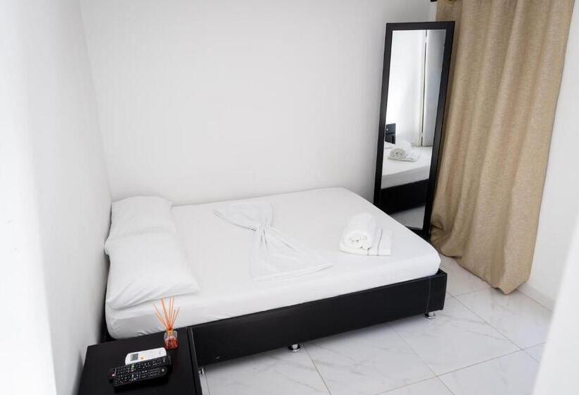 اتاق استاندارد, Oresca Hostel