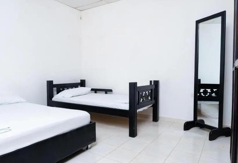 スタンダードトリプルルーム, Oresca Hostel