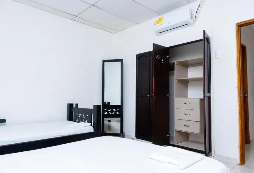 スタンダードトリプルルーム, Oresca Hostel