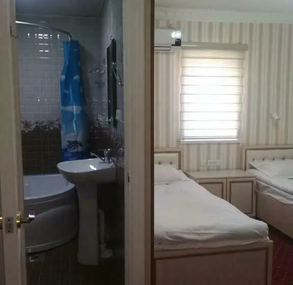 スタンダードトリプルルーム, Shodlik Guest House