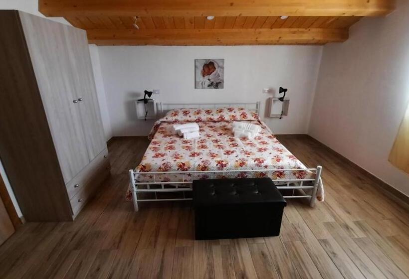 اتاق استاندارد, Debel House