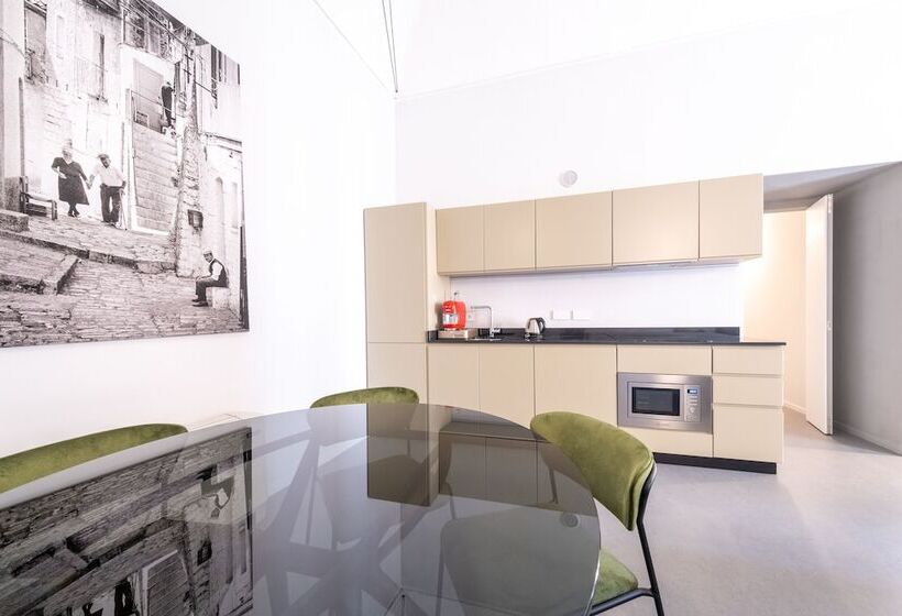 جناح سوبيريور, Oriana Homel Torino