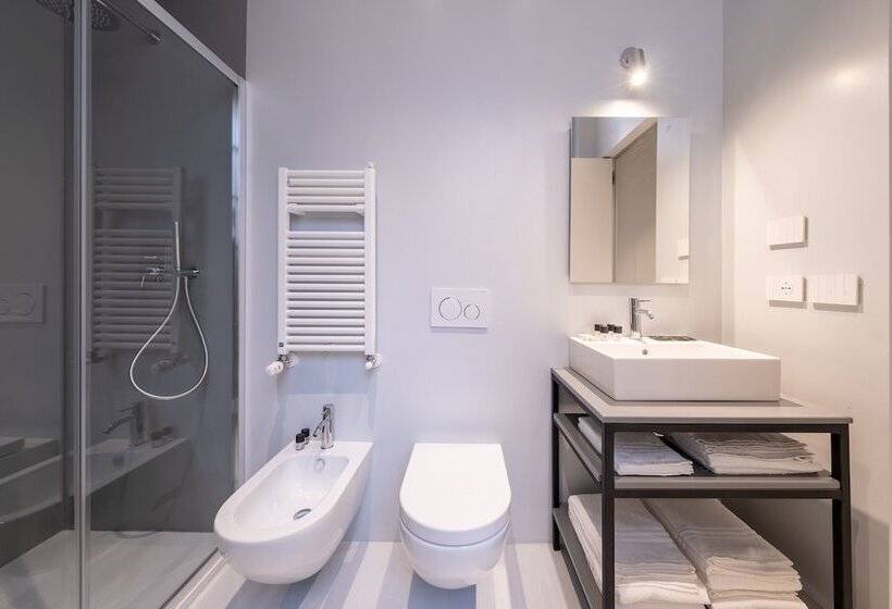 جناح عائلي, Oriana Homel Torino