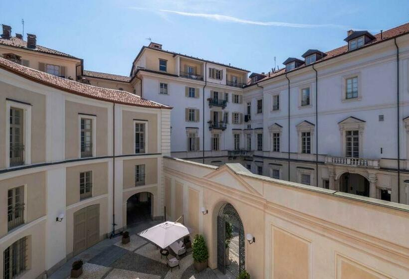 جناح, Oriana Homel Torino