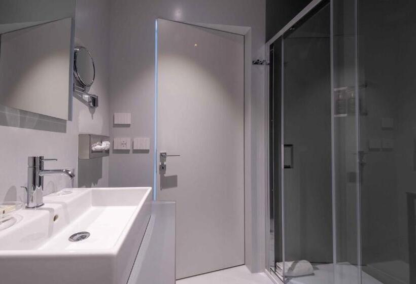 جناح, Oriana Homel Torino