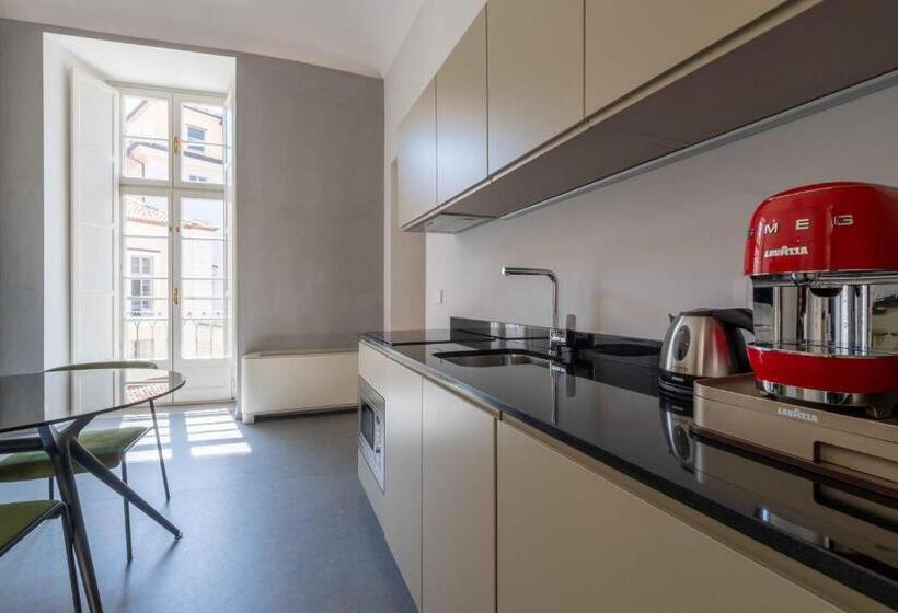 جناح, Oriana Homel Torino