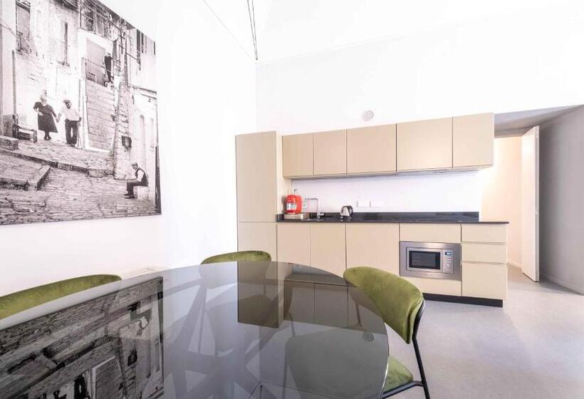 جناح سوبيريور, Oriana Homel Torino